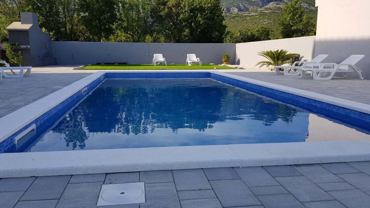 Apartments Zanic With Private Swimming Pool And Sea View Starigrad Paklenica Exterior foto