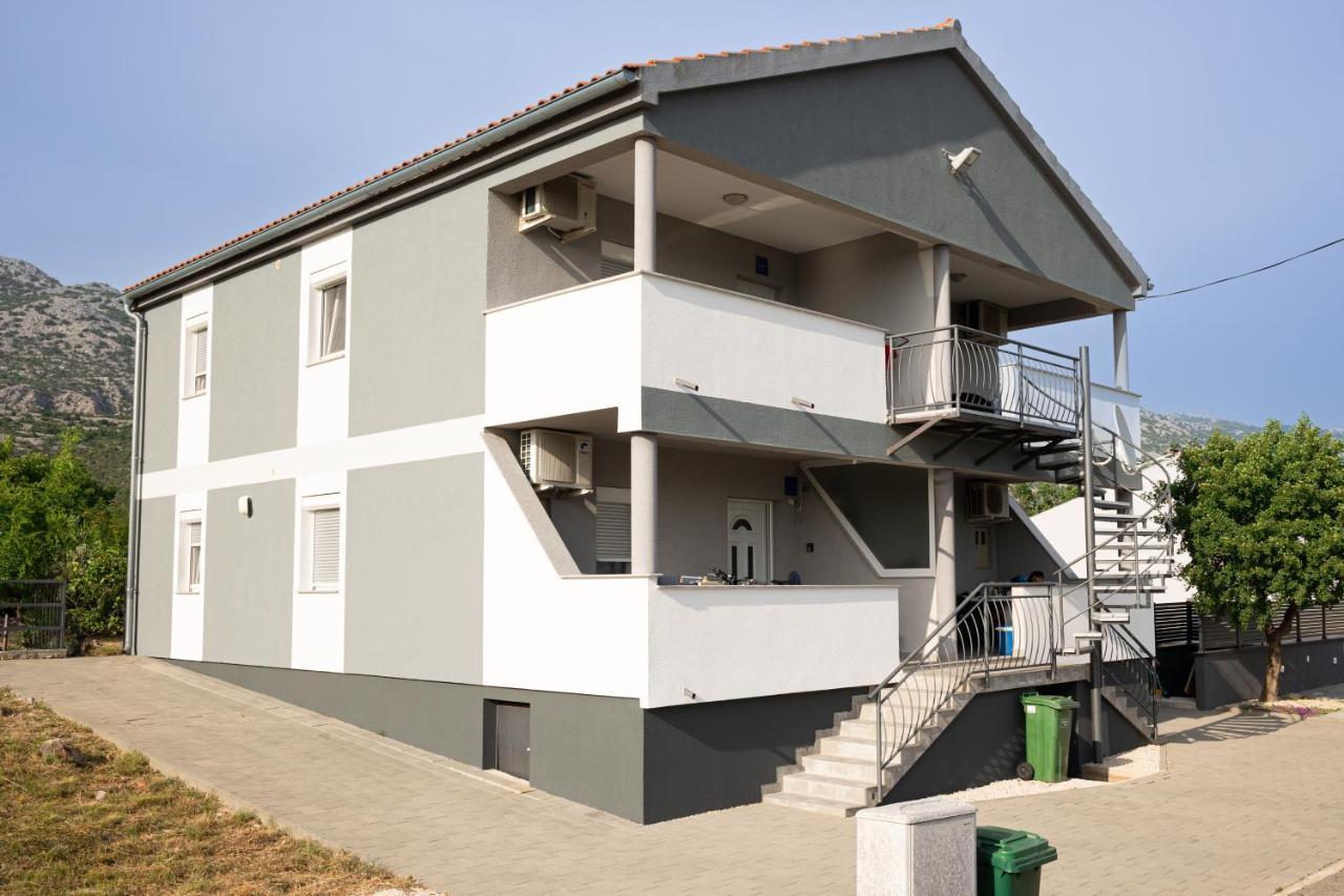 Apartments Zanic With Private Swimming Pool And Sea View Starigrad Paklenica Exterior foto