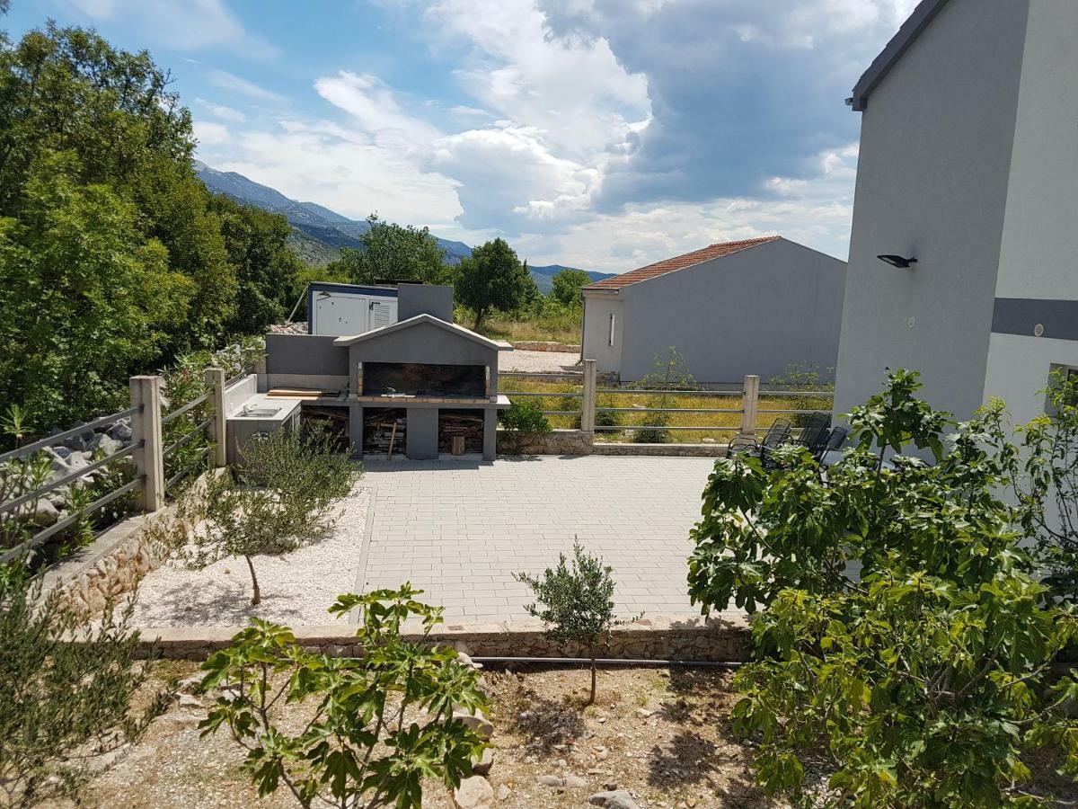 Apartments Zanic With Private Swimming Pool And Sea View Starigrad Paklenica Exterior foto